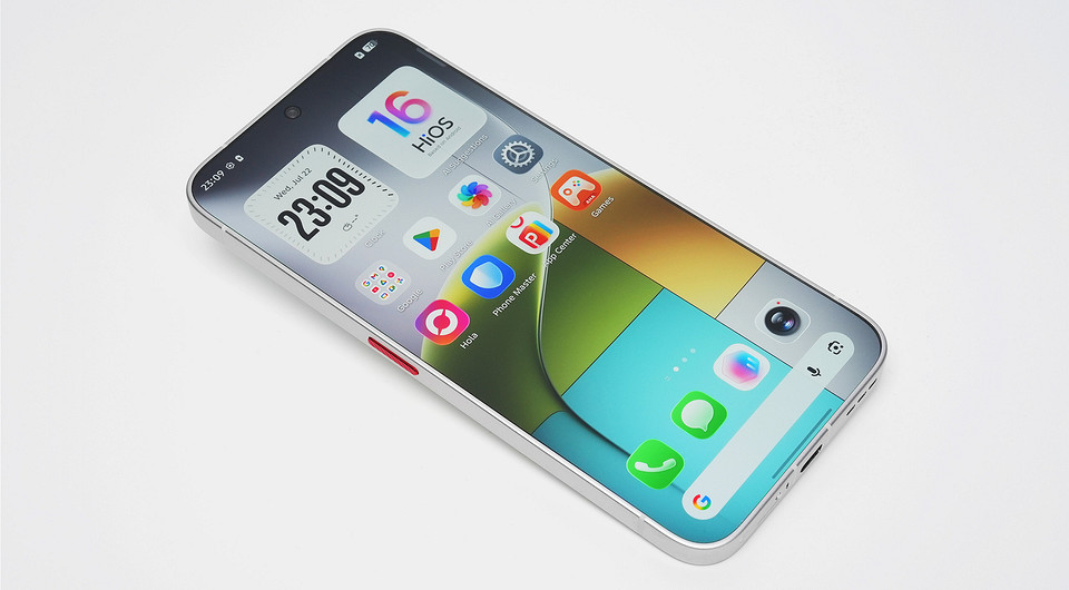 Tecno показала юбилейный iPhone XX за год до презентации? Рамок вокруг дисплея здесь просто нет