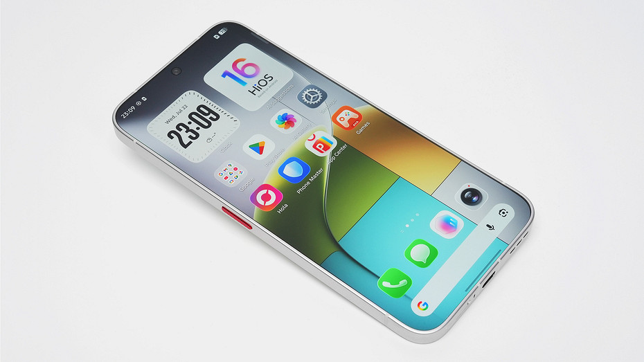 Tecno показала юбилейный iPhone XX за год до презентации Рамок вокруг дисплея здесь просто нет