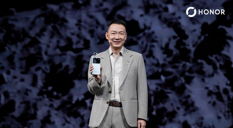 Камерофон HONOR Robot Phone представлен официально. Он заменит вам оператора и снимет настоящее кино