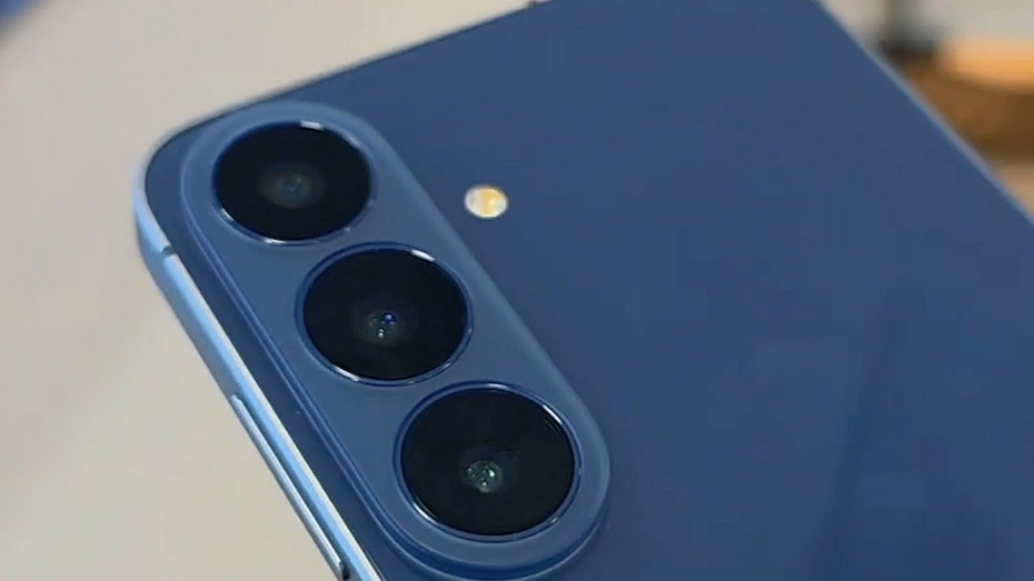 Samsung Galaxy S26 FE показали живьем на видео до анонса. Посмотрите сами