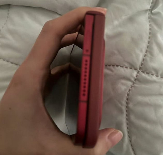 Xiaomi 18 Fold показали вживую на фотографиях. Складной смартфон получит новый широкий формат