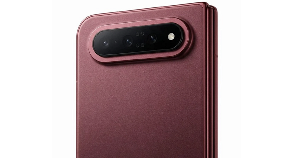 Флагман Xiaomi 18 Fold с гибким экраном показали на живых фото