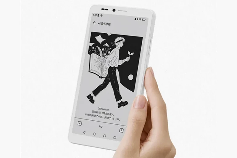 Hisense представила смартфоны серии A10 с E-Ink и съемными цветными экранами