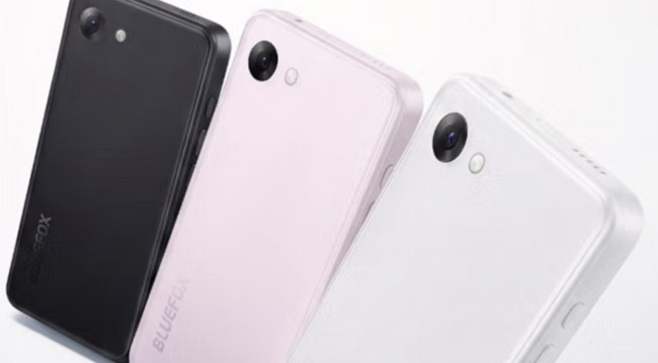 Вещь дня: по-настоящему компактный смартфон BlueFox Aura A1 с 4,7-дюймовым дисплеем