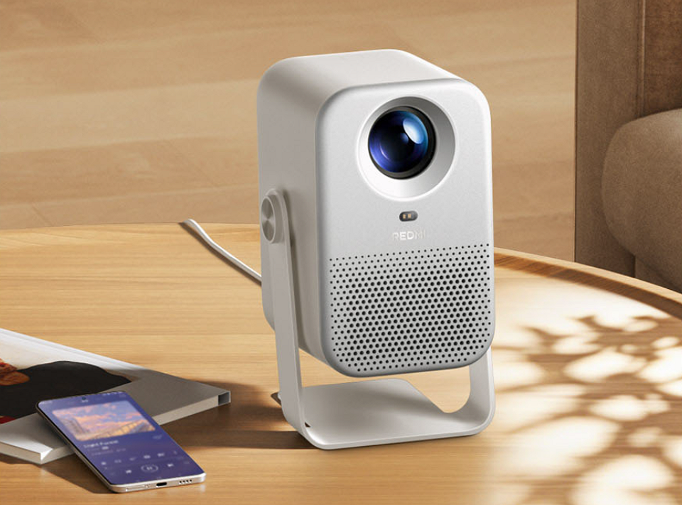Он превращает любую стену в 120-дюймовый экран. Xiaomi выпустила проектор Redmi Projector 5 за $150
