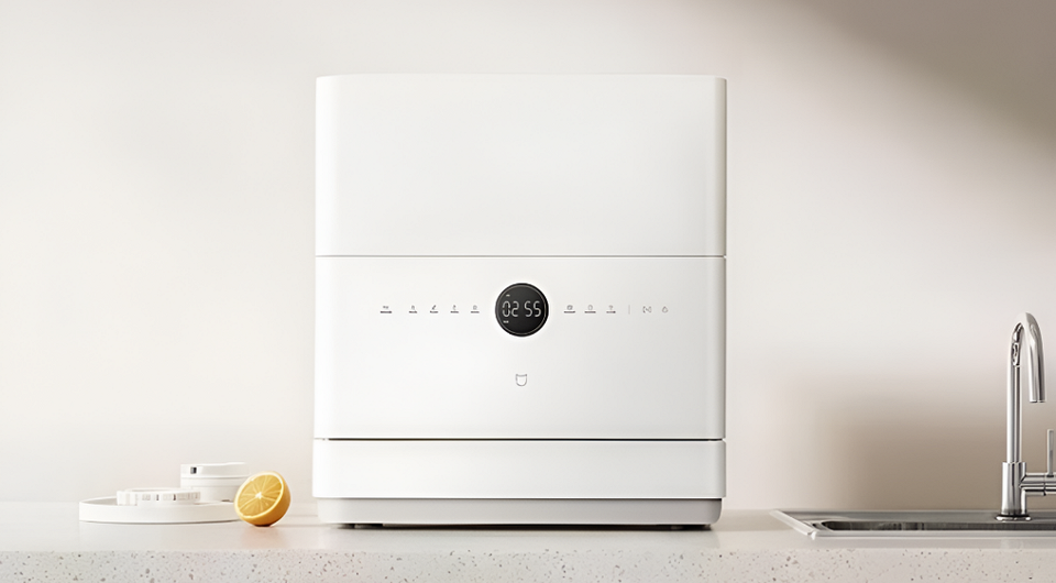 Xiaomi превратила посудомойку в умного кухонного робота. Она сама определяет грязь и хранит посуду чистой 10 дней