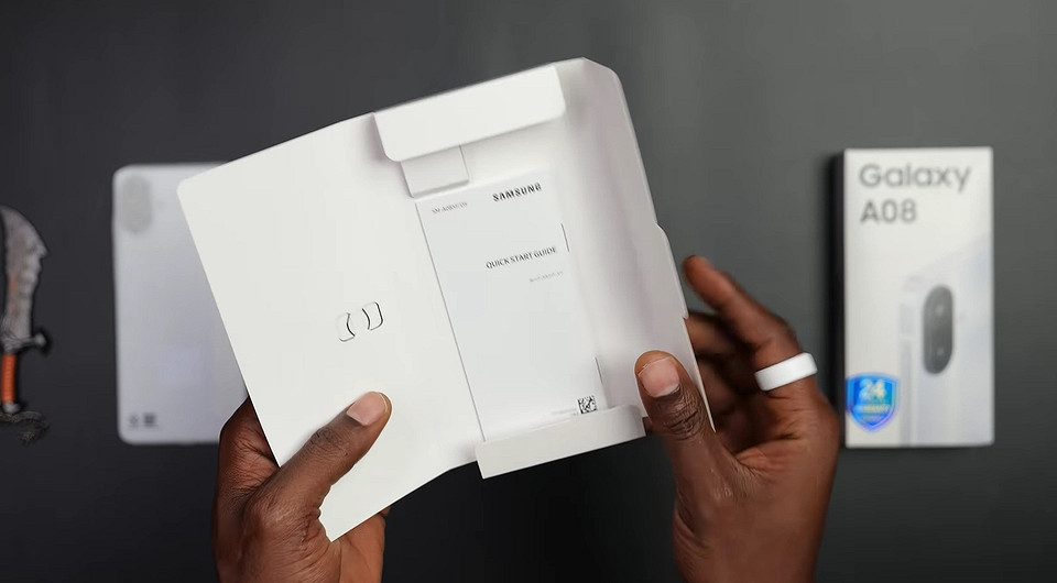 Что за новый тренд? Samsung убрала кабель из комплектов бюджетных Galaxy