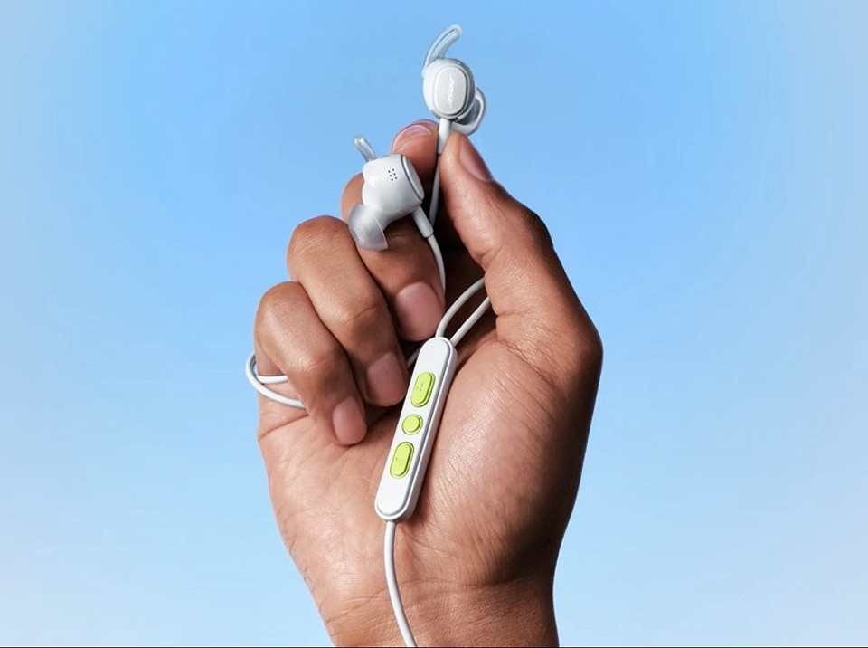 Bose достала из прошлого проводные наушники с шумодавом. Они подключаются по USB-C и работают без аккумулятора