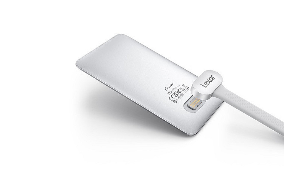 Посмотрите, как выглядит самый тонкий SSD в мире. Представлен Lexar Muse